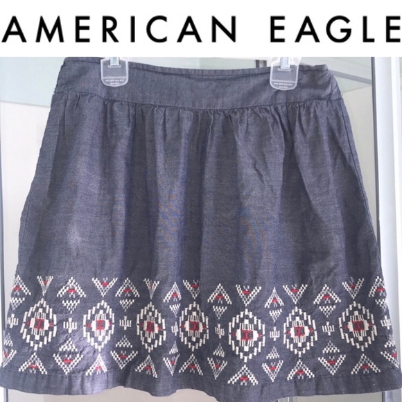 American Eagle Outfitters Dresses & Skirts - American Eagle festive skirt